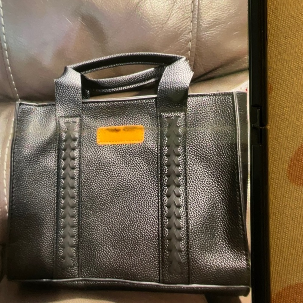 New black leather tote